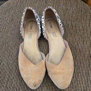 🪴TOMS Women's Tan and Black Flats 8M
